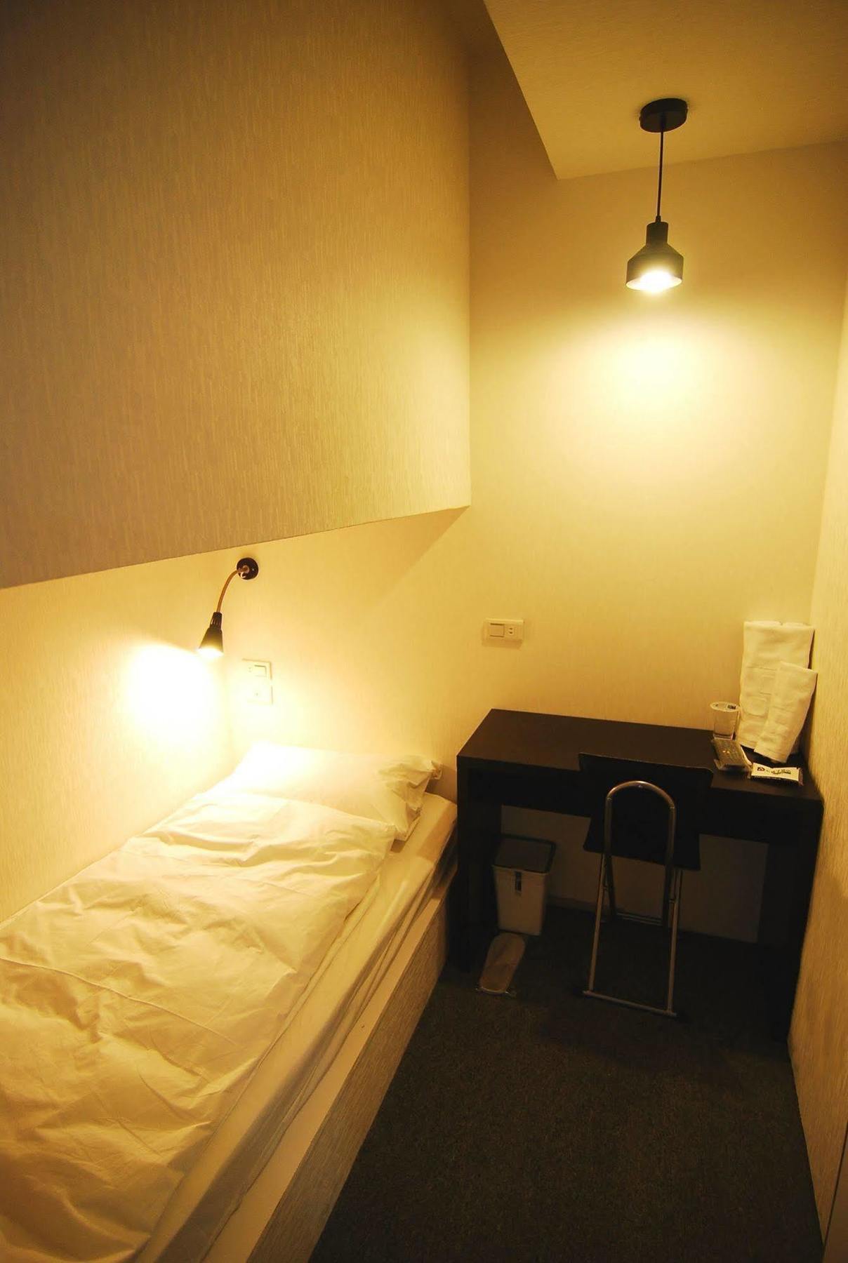 Inn Cube - Taipei Main Station Екстериор снимка